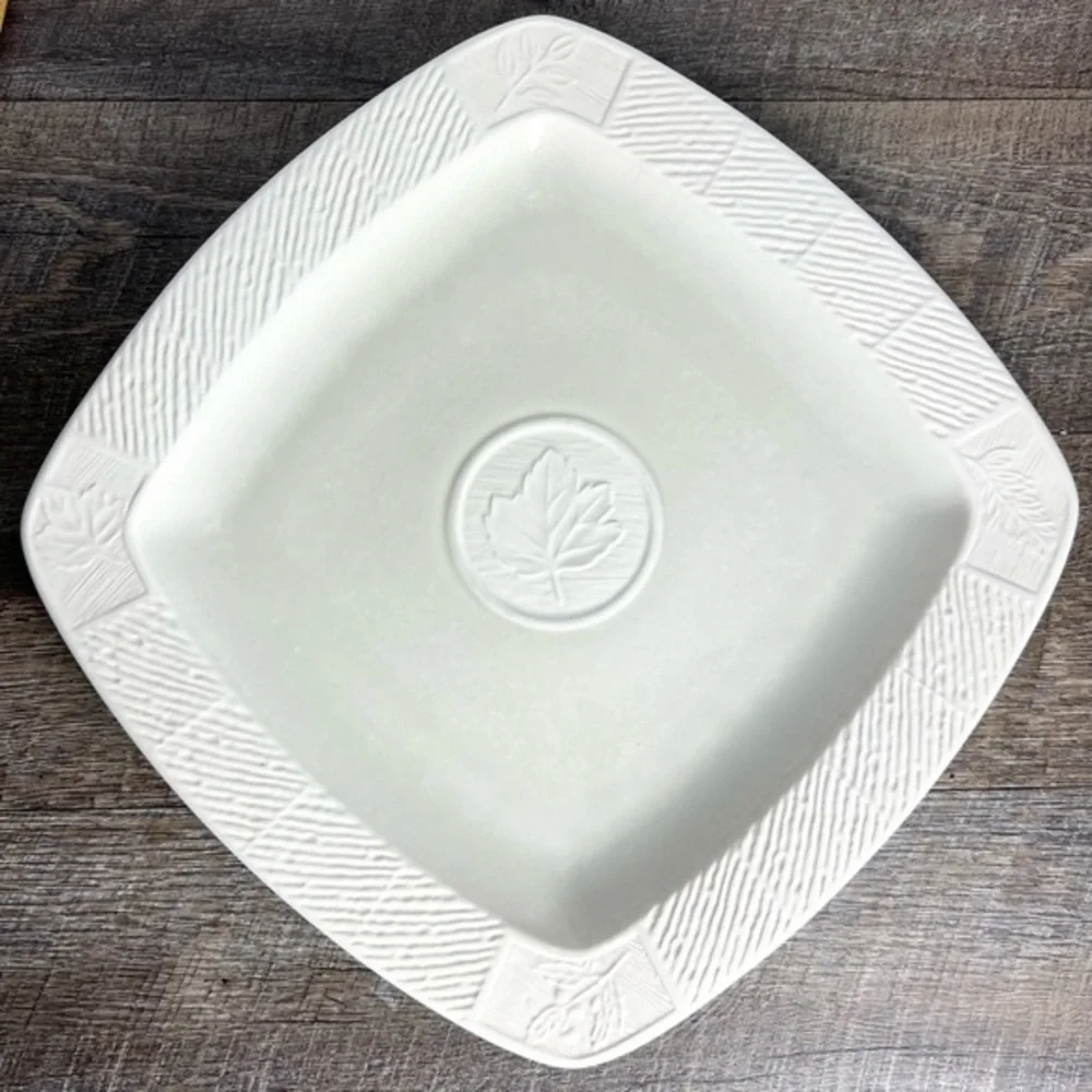 Pfaltzgraff  SIERRA LEAF IVORY WHITE‎ 13 3/4